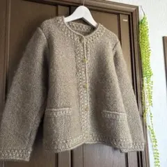 ハンドメイド 手編みニットカーディガン ベージュ系 ゆったり 秋冬　セーター
