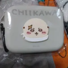 ちいかわ　ミニシリコンポーチ　ラッコ