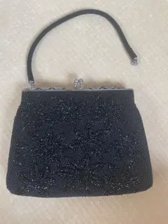 アンティーク風　黒 ビーズ刺繍 パーティーバッグ（持ち手故障）