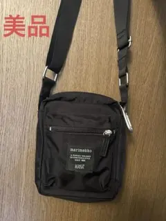 3/21限定お値下げです　marimekko キャッシュ＆キャリー　ショルダー