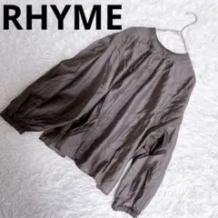 RHYME ライム（M）長袖シャツ ブラウス 光沢感 金ボタン ブラウンのサムネイル
