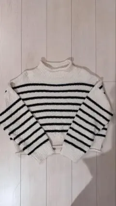 ショート丈　タートルネックニットセーター　ハイネック　ボーダー　M