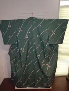 美品　洗える着物　小紋　胴抜き　蝶々柄