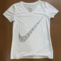 【美品 NIKE DRY-FIT Tシャツ】のサムネイル