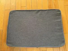ニトリ　通気性の良いペットマット(グレー)のサムネイル