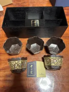 【新品未使用】美濃焼　幸泉窯　花柄陶器カップ5個セット　小鉢　小皿　木箱入り