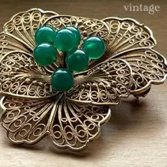 ヴィンテージ フラワーブローチ 立体 お花モチーフ 緑瑪瑙 メノウ 金色グリーン