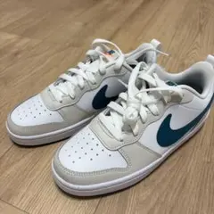 23.5cm 白 緑 ナイキ コート バーロウ ロー 2レディース