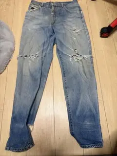 ダメージジーンズ