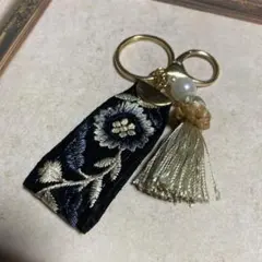 ハンドメイド　インド刺繍リボン　キーホルダー　キーリング