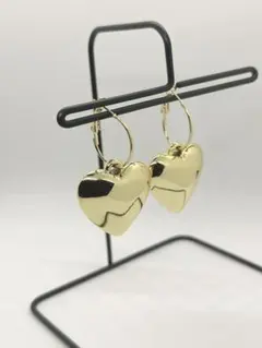 ゴールド ハート フープピアス｜立体デザイン