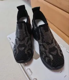 スパンコール装飾 スリッポン LOVEロゴ付き　黒　25cm