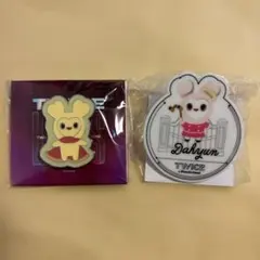 TWICEダヒョン ピンバッジ とネームプレートまとめ売り