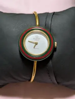 GUCCI チェンジベゼルバングルウォレット腕時計