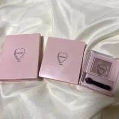 フーミー　チーク、アイシャドウ