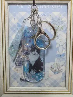 ハチワレ猫ちゃんレジンチャーム 青系
