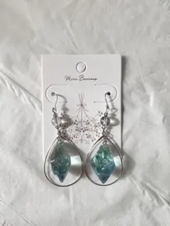 UVレジンピアス