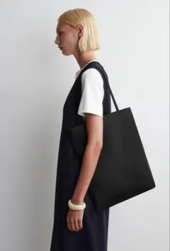 COS ナイロントートバッグ