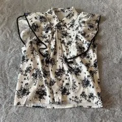 フラワープリント ノースリーブシャツ