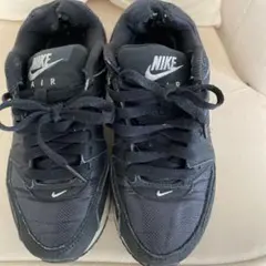 Nike Air ブラックスニーカーサイズ22.5