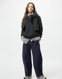 UNIQLO ジャージーバレルレッグパンツ　ネイビー　補正済み