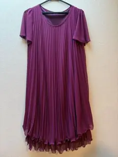 結婚式／卒業パーティー／お呼ばれ/パープル/プリーツドレス/半袖/膝丈