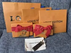 LOUIS VUITTON キーリングのサムネイル
