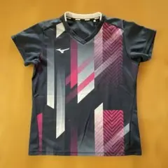 レディース　Mizuno バドミントンVネックシャツ　美品