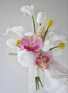 エレガントなウェディングブーケ