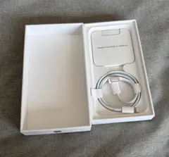 Apple iPhone SE (第2世代) 箱、Lightningケーブル