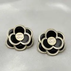 シャネル　ボタン　2個