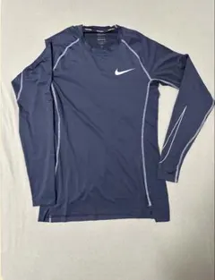 新品ナイキNike Pro ネイビー 長袖カットソーL サイズのサムネイル