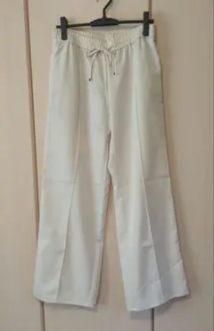 GU アイボリー ワイドパンツ