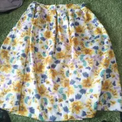 【最終お値下げ】ロペピクニック　花柄スカート