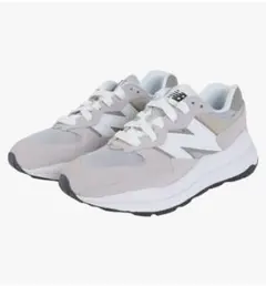 ニューバランス M5740 CA D 男性でも女性でも履けます。