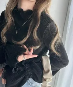 ブラック キャンディースリーブ長袖　プリーツメロートップスM