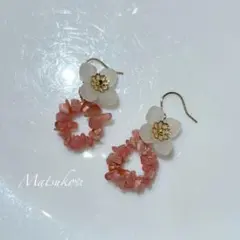 ハンドメイドピアス 2725 お花柄ビーズの大ぶりピアス - メルカリ