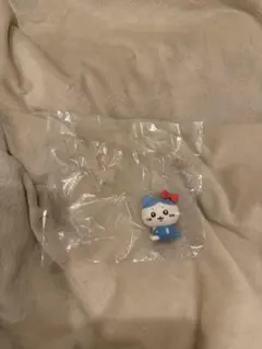 ちいかわ　サンリオ　ガチャガチャ　ハチワレ