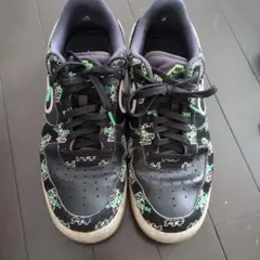 NIKE AIR FORCE 1 WORLDWIDE ブラック スニーカーのサムネイル