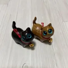 新品猫の置き物　2匹　黒　茶　可愛い　人気　幸運　木製　プレゼント　雑貨