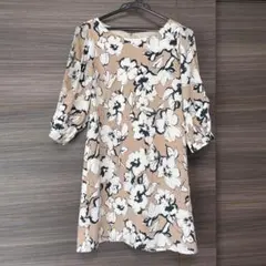 FREE'S 花柄ワンピース　膝丈　ミニ丈