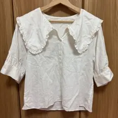 LOWRYSFARM フリル付きホワイト半袖シャツ