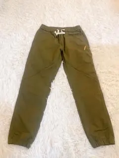 オリーブカーゴパンツ ストレッチ素材