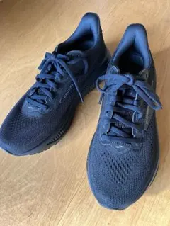 最終お値下げ価格！新品未使用　BROOKS ブラック ランニングシューズのサムネイル