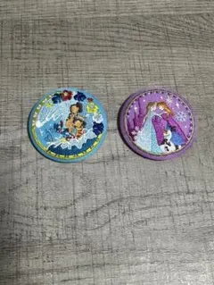 刺繍缶バッジ　ディズニー　アナと雪の女王とスティッチ2個セット