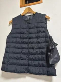 ユニクロ パフテックコンパクトベスト 黒 M
