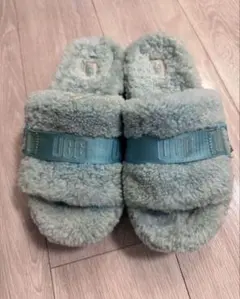 UGG スライドサンダル　25