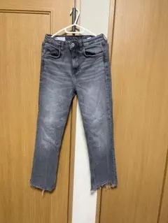 ZARA デニム　切りっぱなし　ストレート
