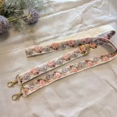 花柄　インド刺繍 スマホショルダーストラップ　ピンク