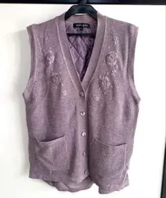 mocka gieneモッカギーネ パープル ニットベスト 刺繍花キルティング①